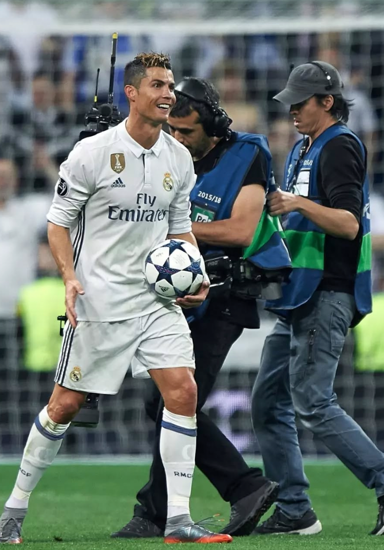 Real Madrid 2016–2017 Home Kit