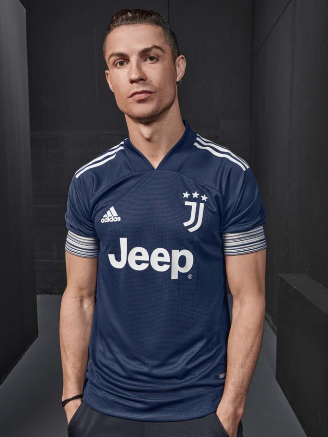 20/21 Juventus away kit