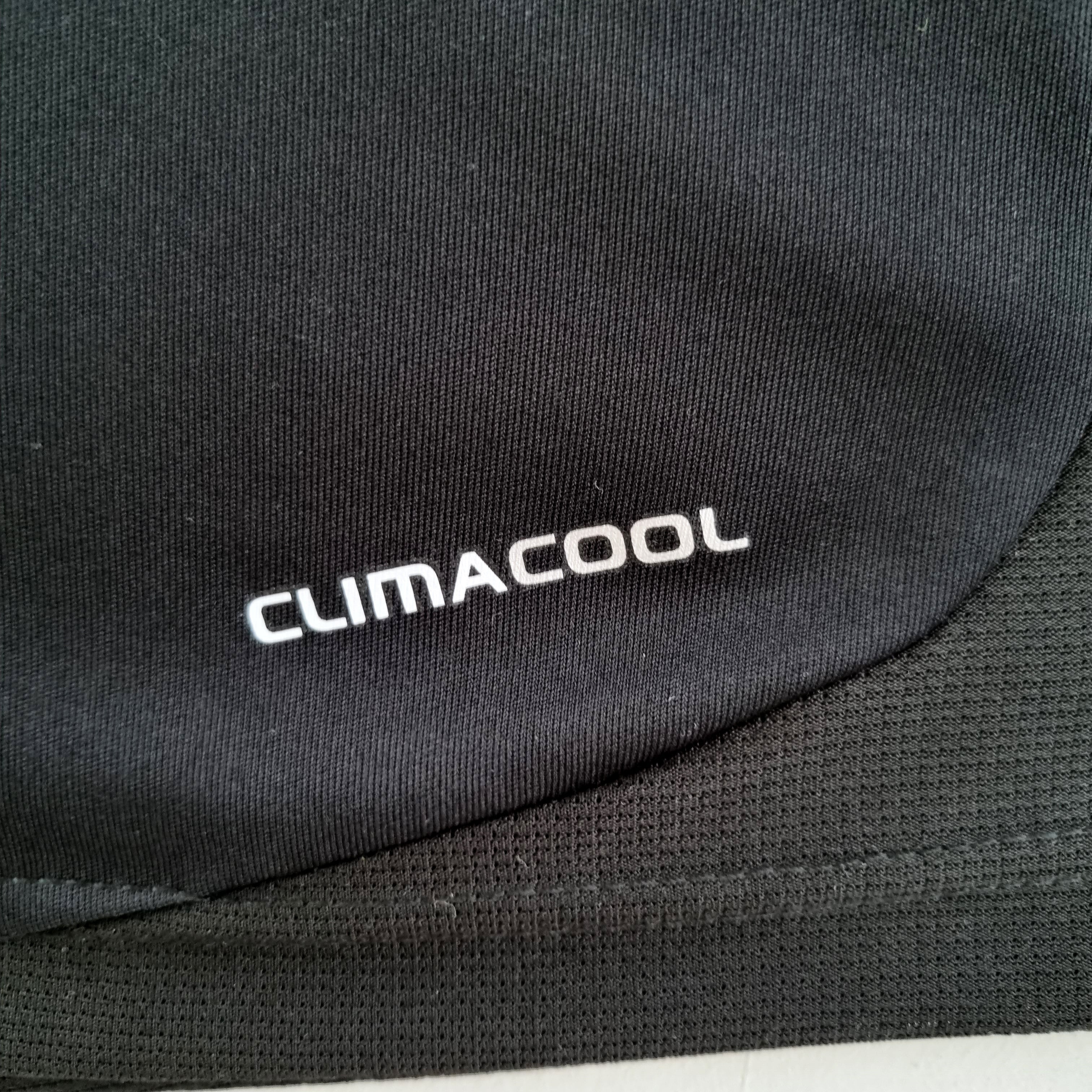 2009/2010 Real Madrid retro jersey